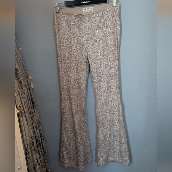 Free People Penny Full On Flare In Vegan Snake Skin - Picture 3 of 7